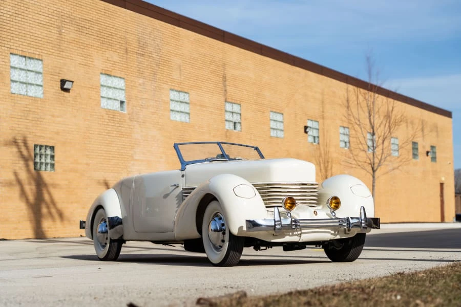 1936 Cord 810 & 812 - Image 6 of 31
