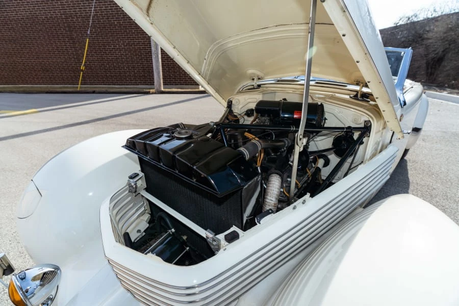 1936 Cord 810 & 812 - Image 28 of 31