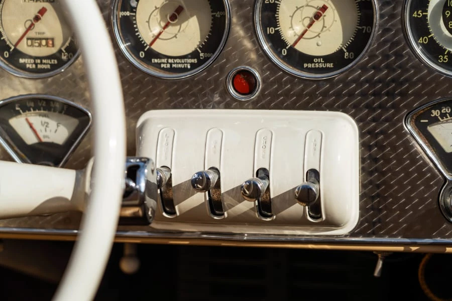 1936 Cord 810 & 812 - Image 24 of 31
