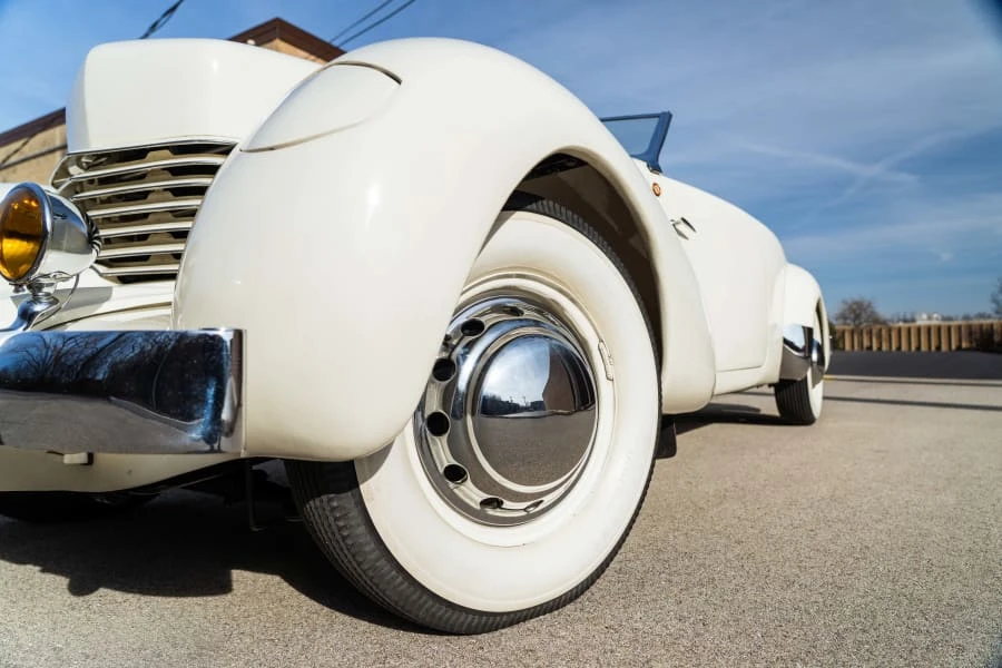 1936 Cord 810 & 812 - Image 7 of 31