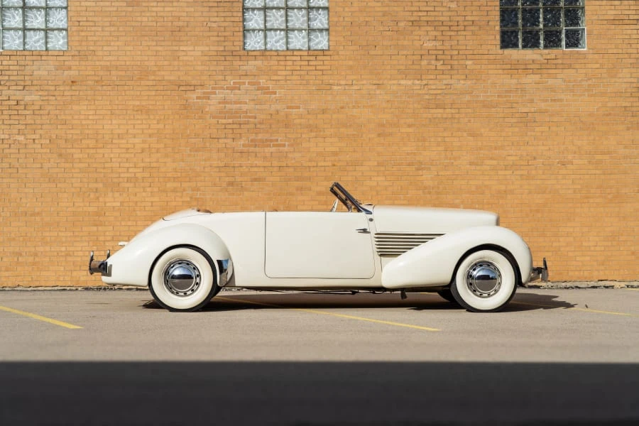 1936 Cord 810 & 812 - Image 8 of 31