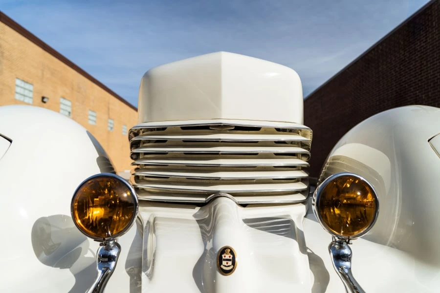 1936 Cord 810 & 812 - Image 10 of 31