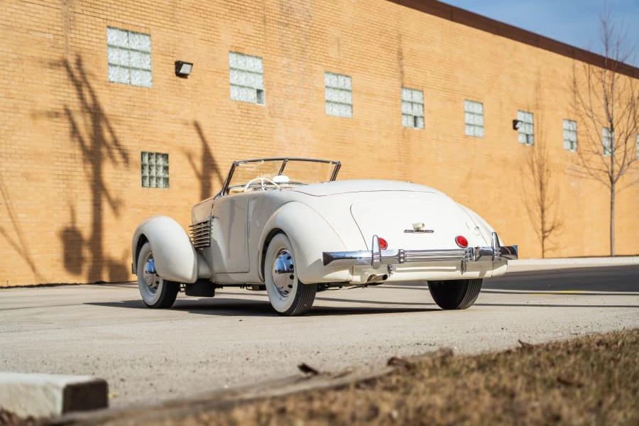 1936 Cord 810 & 812 - Image 5 of 31