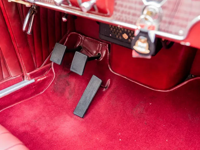 1936 Cord 810 & 812 - Image 19 of 31