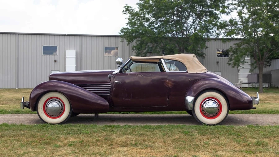 1936 Cord 810 & 812 - Image 2 of 13