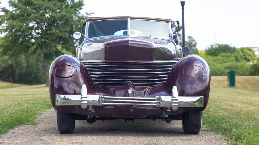 1936 Cord 810 & 812 - Image 9 of 13