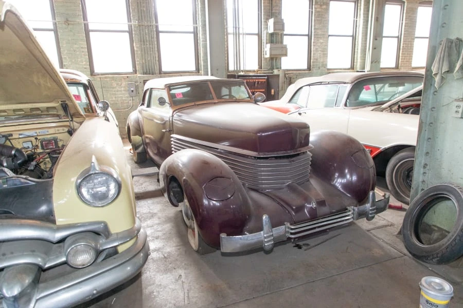 1936 Cord 810 & 812 - Image 13 of 13