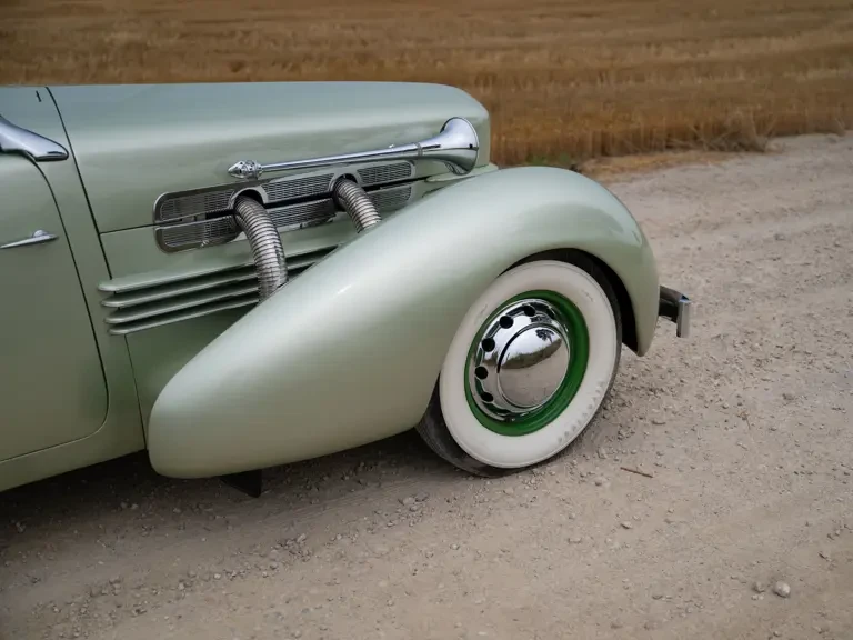 1936 Cord 810 & 812 - Image 16 of 31