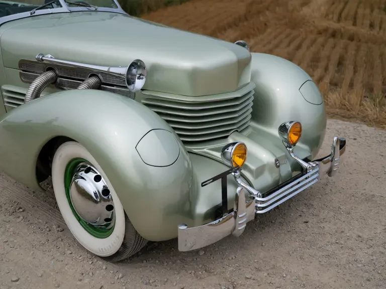 1936 Cord 810 & 812 - Image 18 of 31