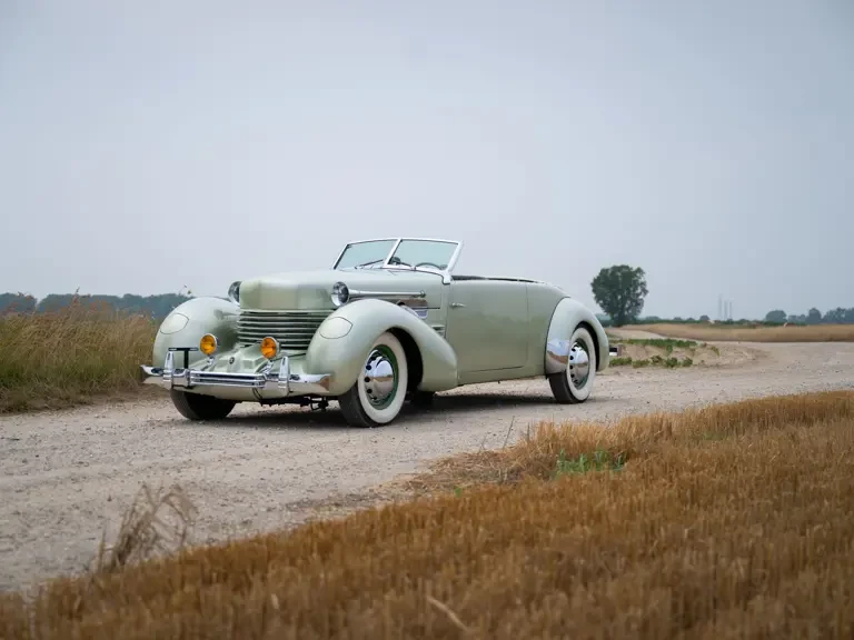 1936 Cord 810 & 812 - Image 9 of 31