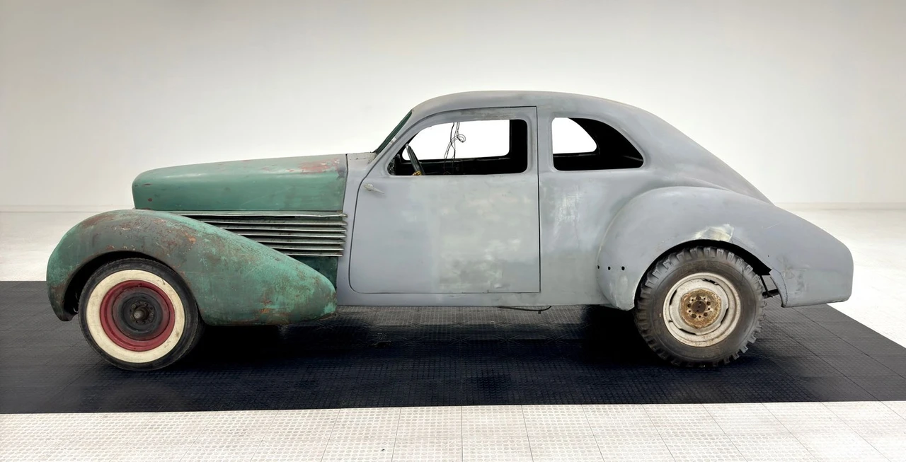 1936 Cord 810 & 812 - Image 2 of 12