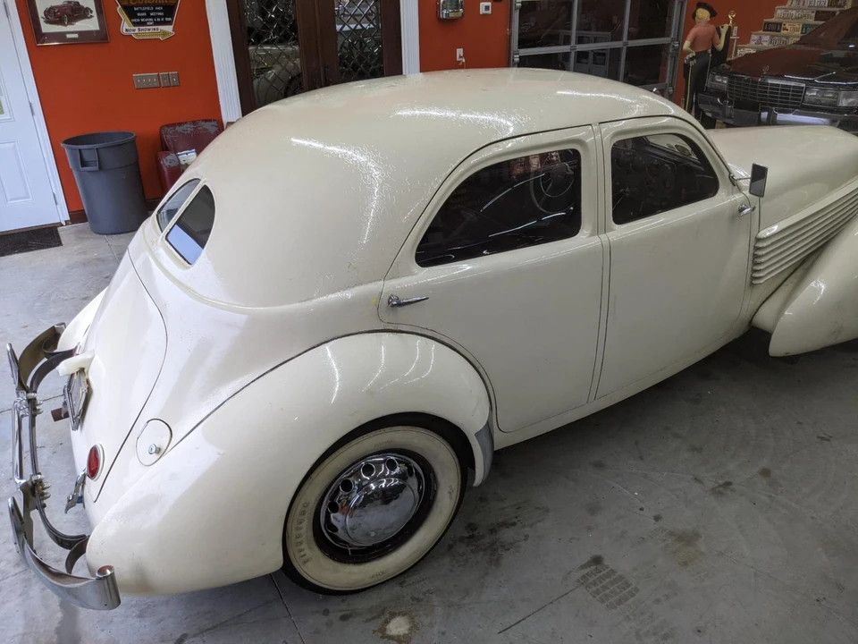 1936 Cord 810 & 812 - Image 15 of 31