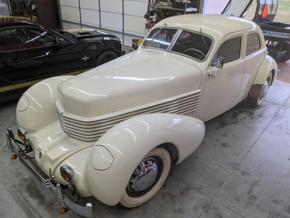 1936 Cord 810 & 812 - Image 9 of 31