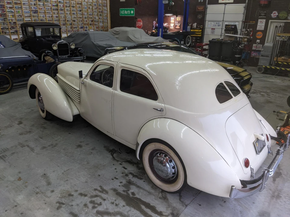 1936 Cord 810 & 812 - Image 11 of 31