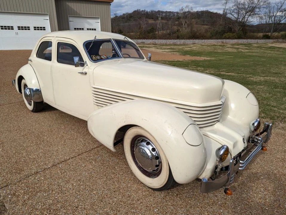 1936 Cord 810 & 812 - Image 8 of 31