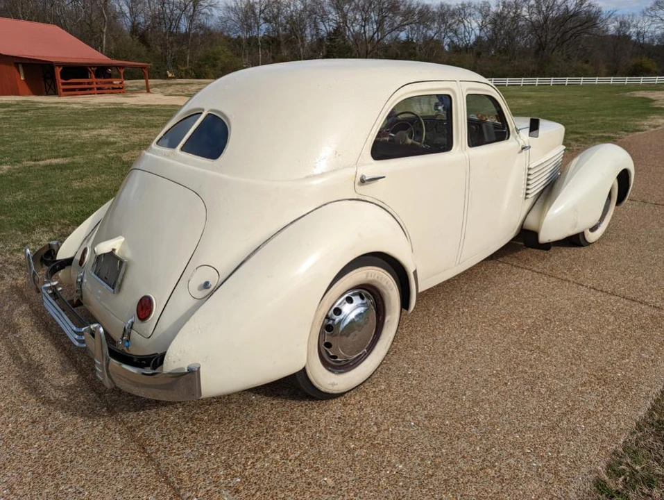 1936 Cord 810 & 812 - Image 6 of 31