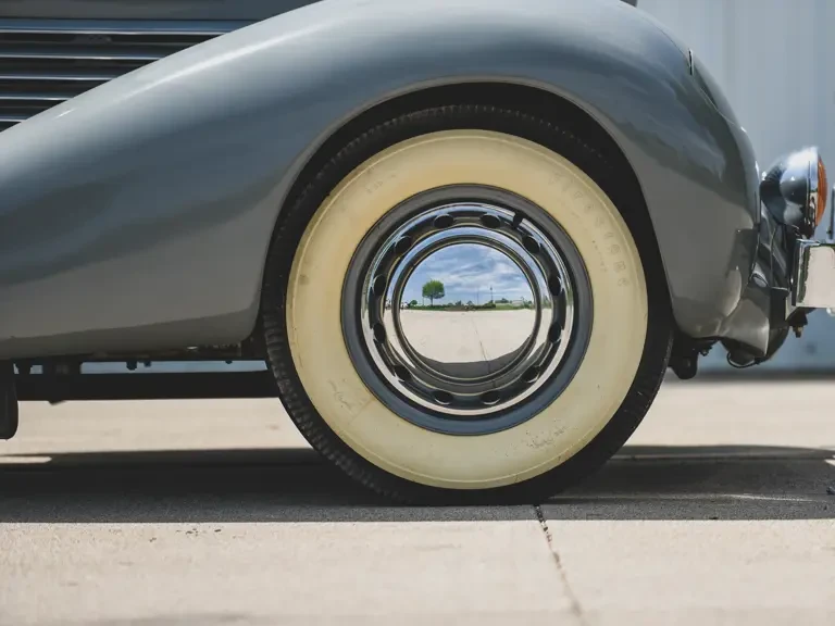 1936 Cord 810 & 812 - Image 9 of 19