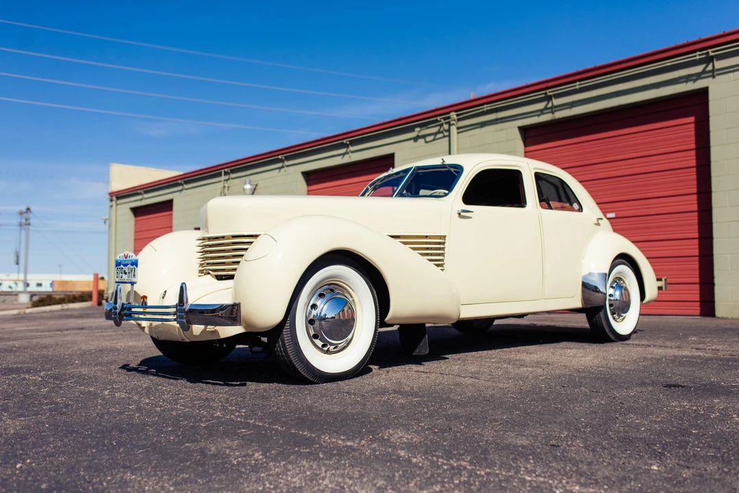 1936 Cord 810 & 812 - Image 16 of 31