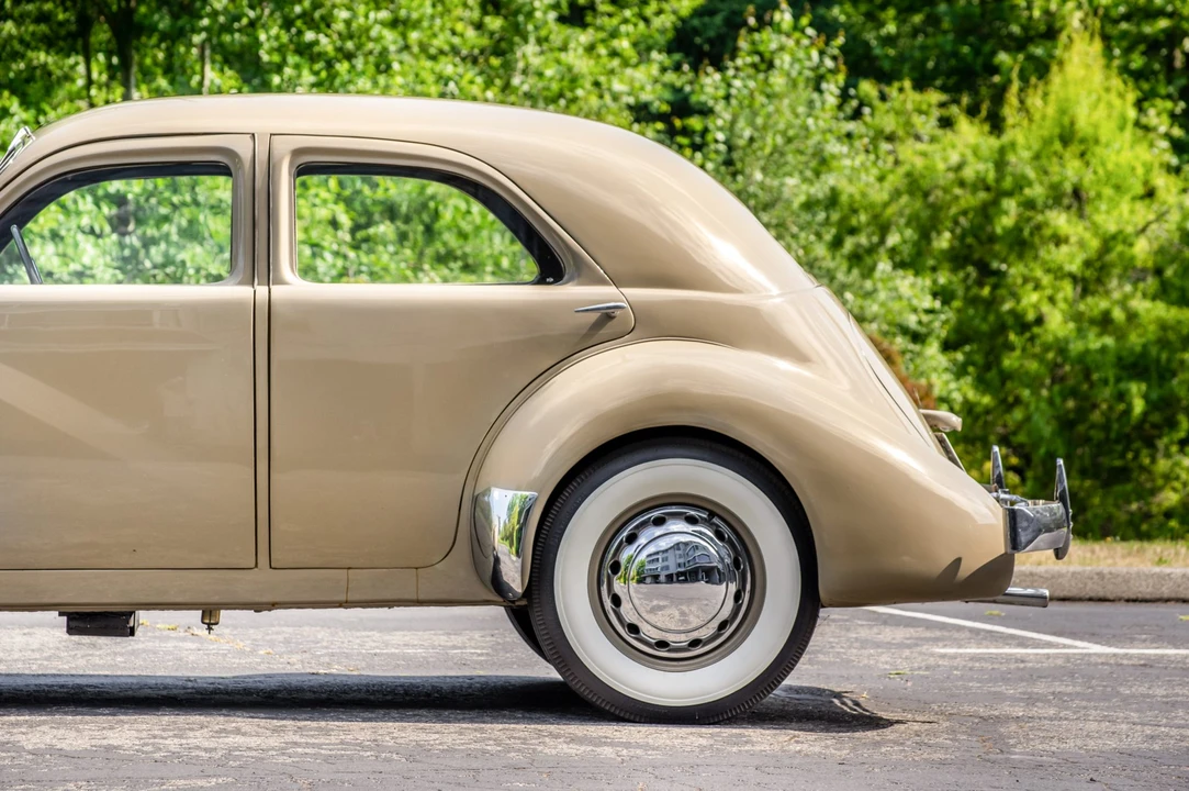 1936 Cord 810 & 812 - Image 11 of 31