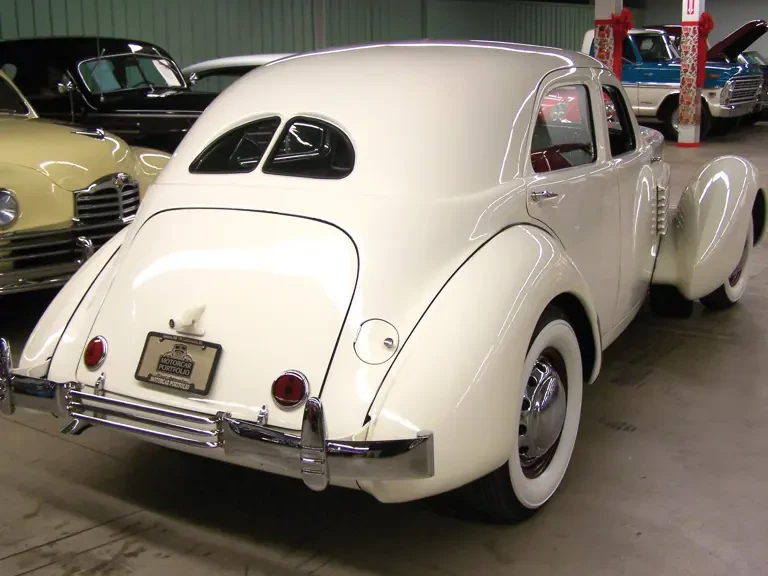 1936 Cord 810 & 812 - Image 2 of 2