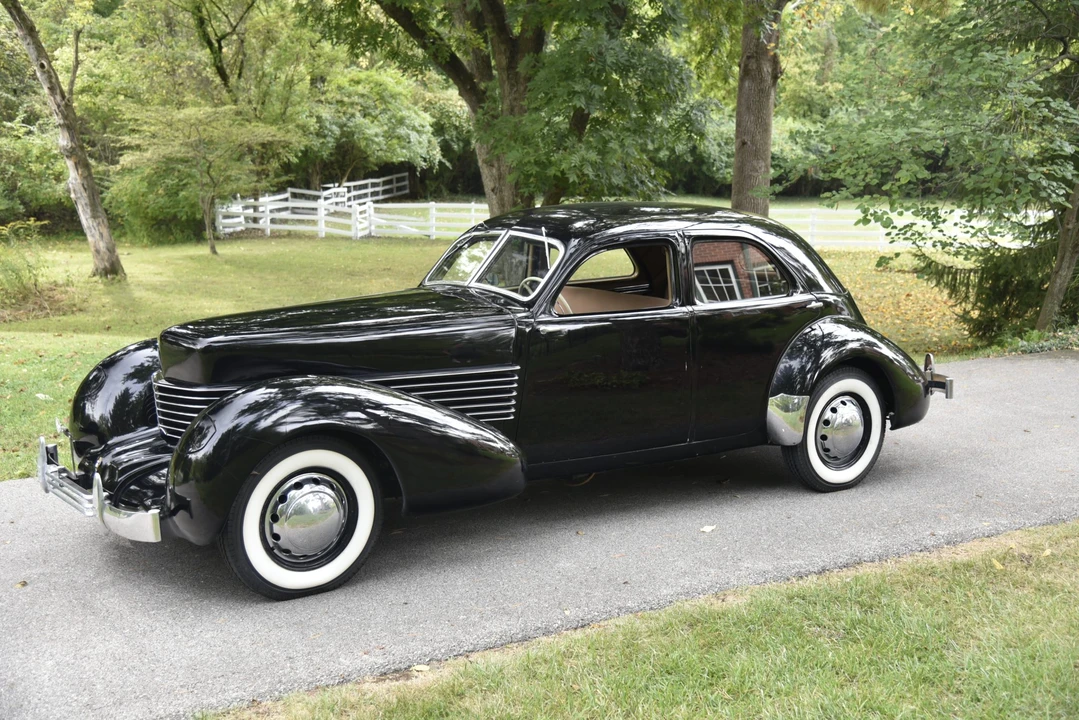 1936 Cord 810 & 812 - Image 8 of 31