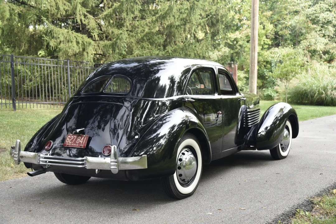 1936 Cord 810 & 812 - Image 18 of 31