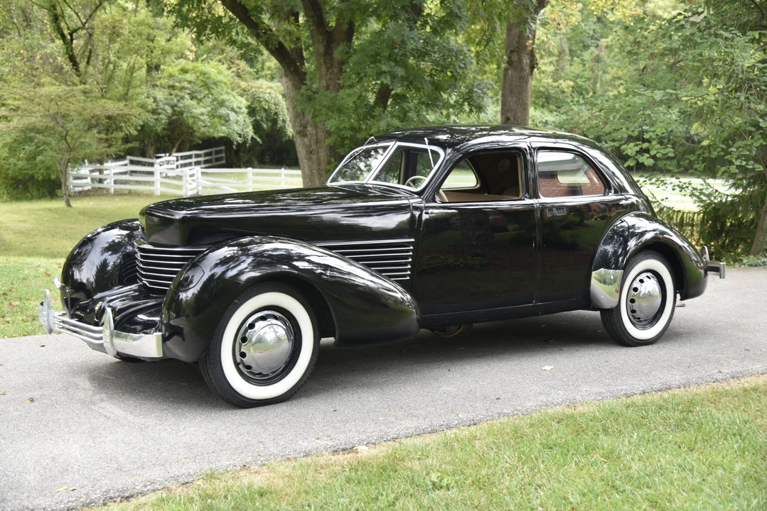 1936 Cord 810 & 812 - Image 6 of 31