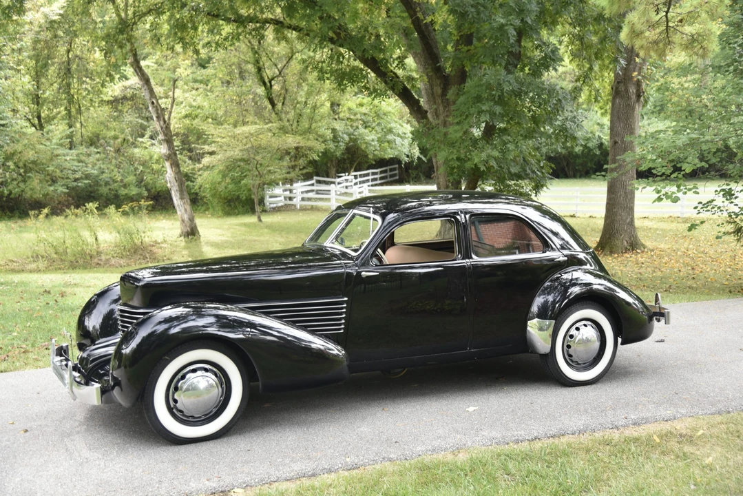 1936 Cord 810 & 812 - Image 7 of 31