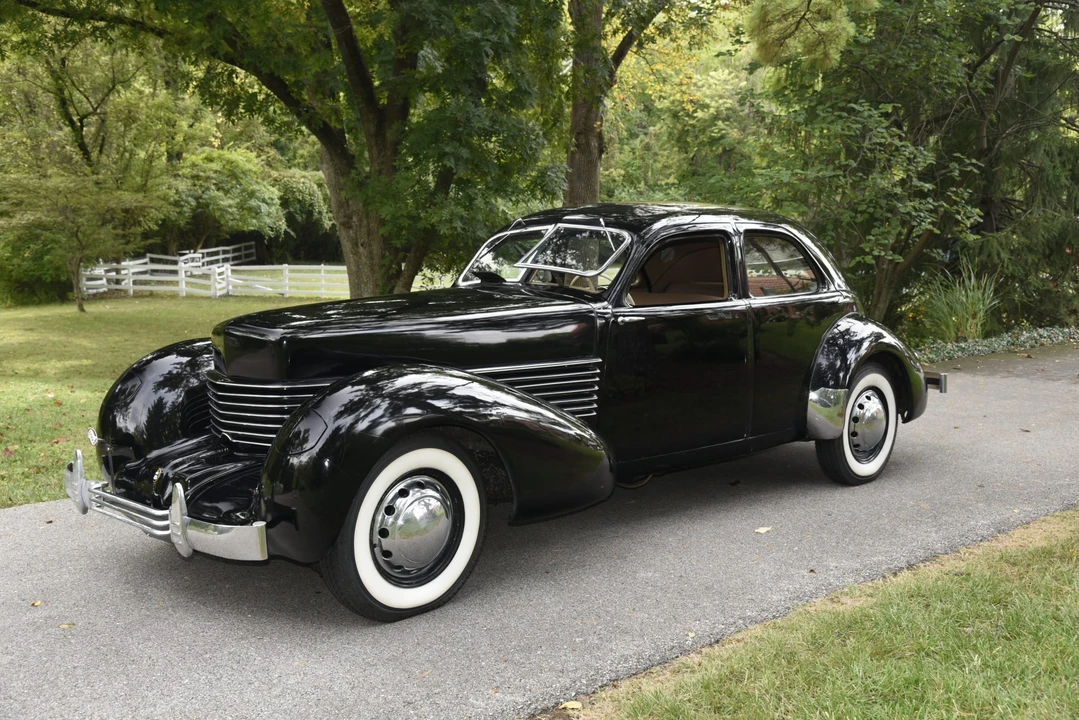 1936 Cord 810 & 812 - Image 5 of 31