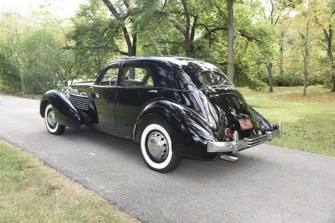 1936 Cord 810 & 812 - Image 11 of 31