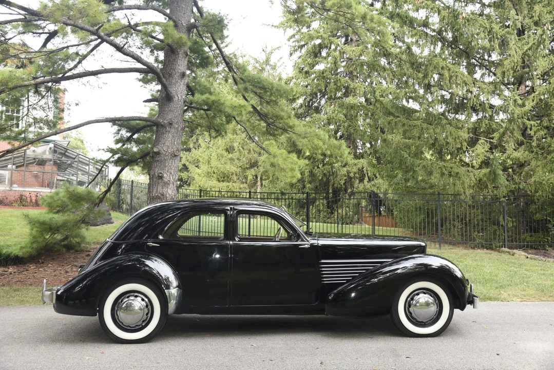 1936 Cord 810 & 812 - Image 23 of 31