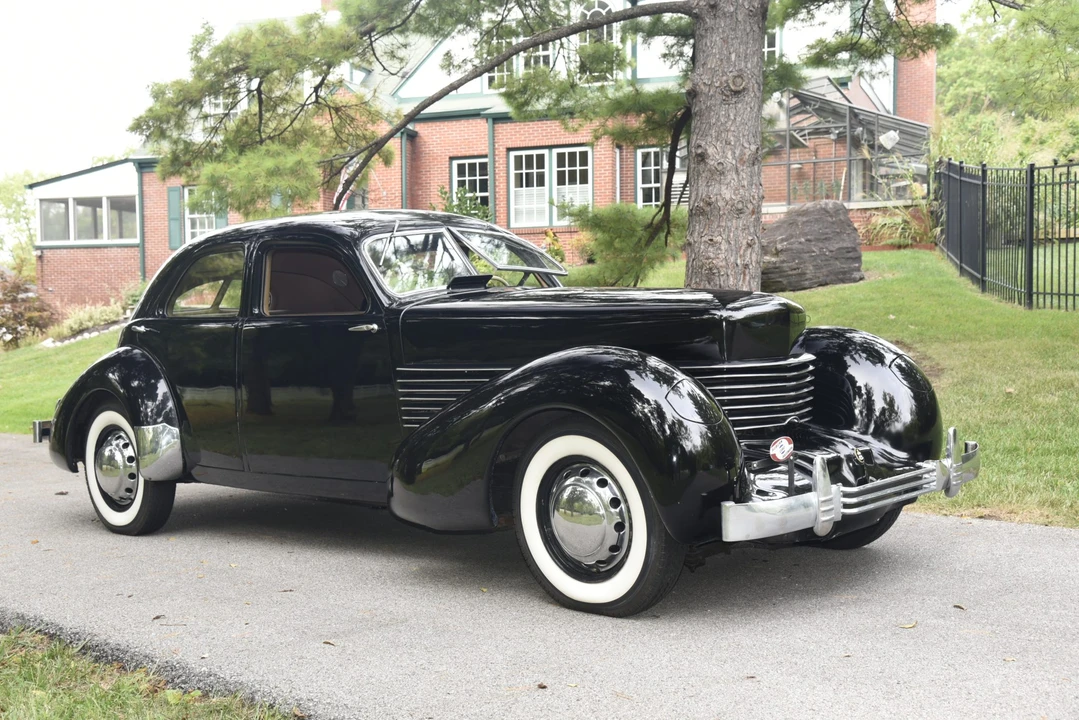 1936 Cord 810 & 812 - Image 29 of 31