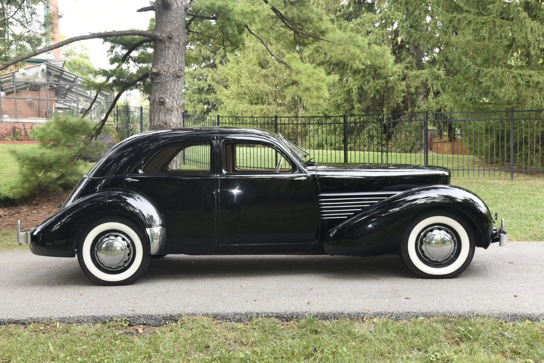 1936 Cord 810 & 812 - Image 24 of 31