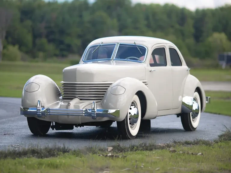 1936 Cord 810 & 812 - Image 2 of 16