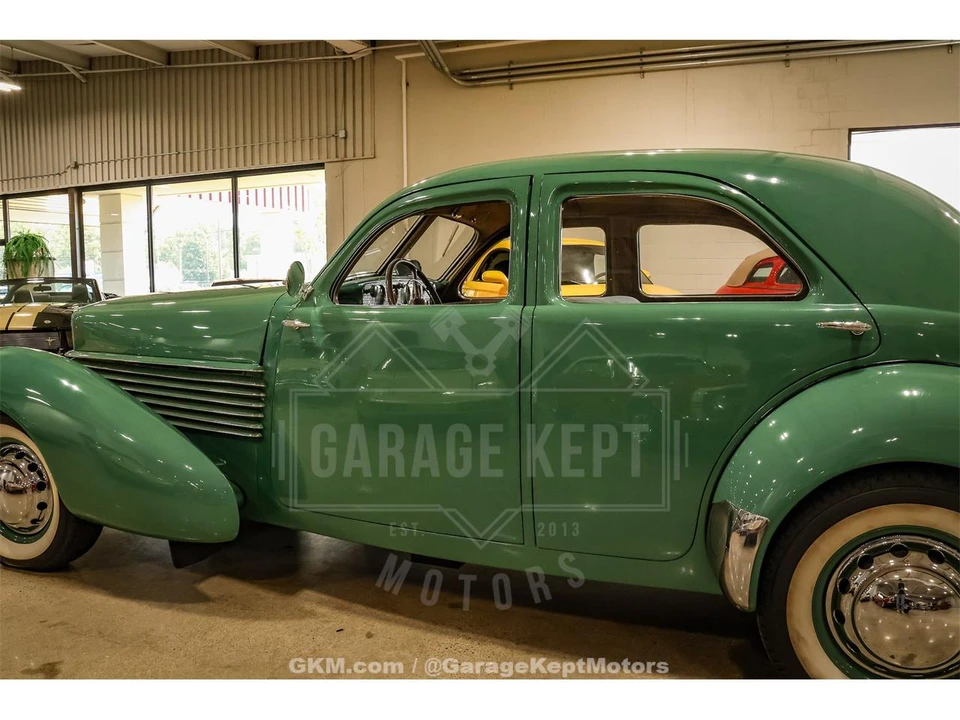1936 Cord 810 & 812 - Image 28 of 31