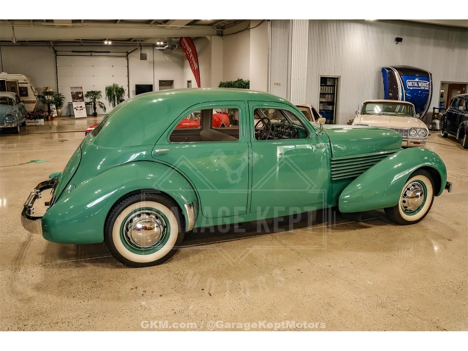 1936 Cord 810 & 812 - Image 9 of 31