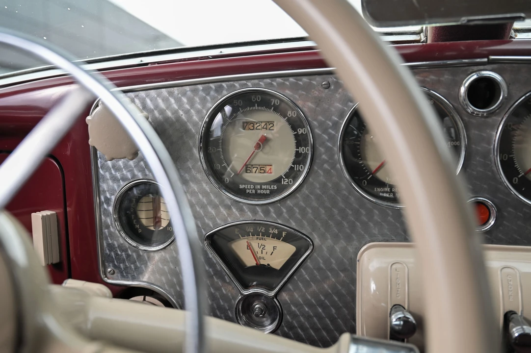 1936 Cord 810 & 812 - Image 12 of 31