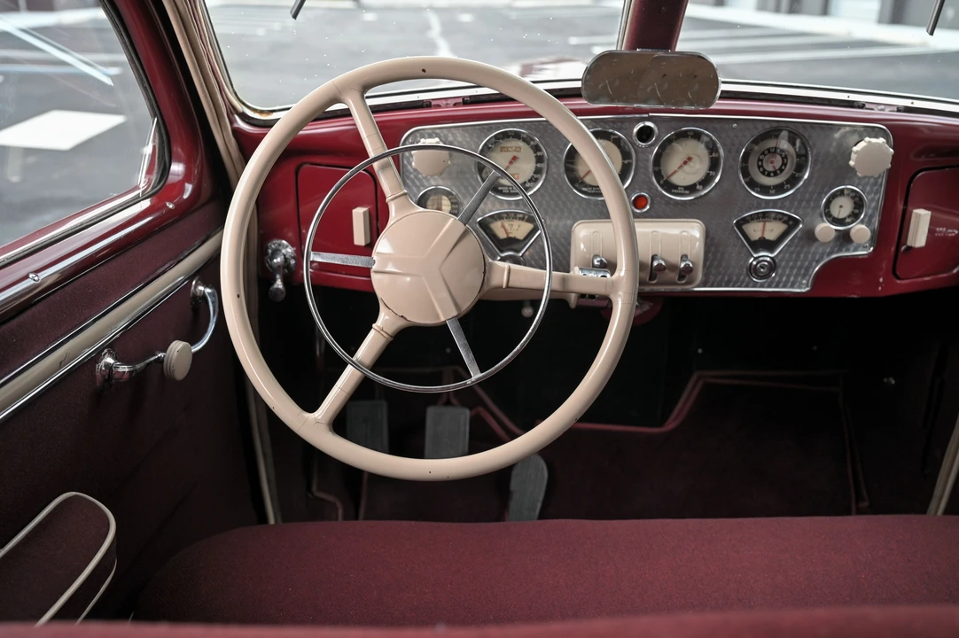 1936 Cord 810 & 812 - Image 15 of 31
