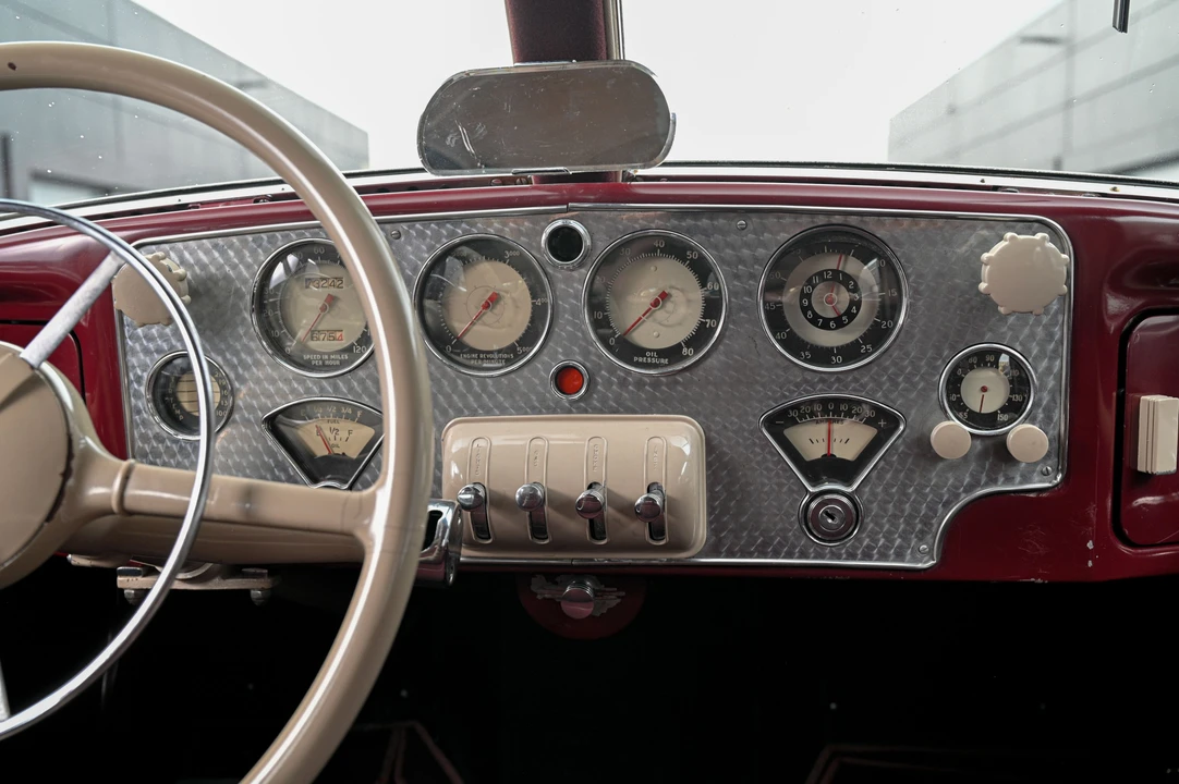 1936 Cord 810 & 812 - Image 13 of 31