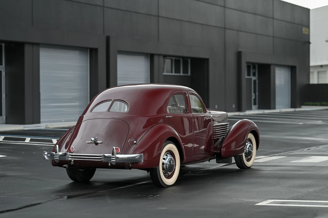 1936 Cord 810 & 812 - Image 5 of 31