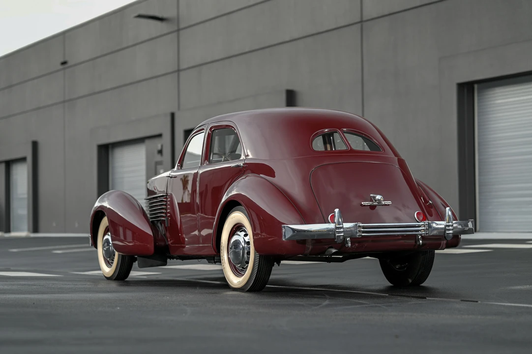 1936 Cord 810 & 812 - Image 9 of 31