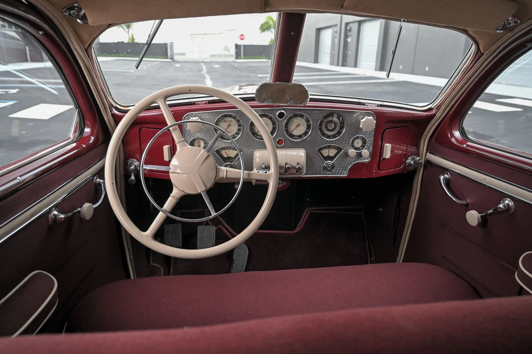 1936 Cord 810 & 812 - Image 16 of 31