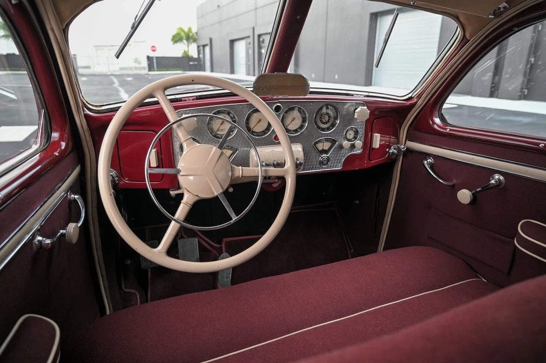 1936 Cord 810 & 812 - Image 17 of 31