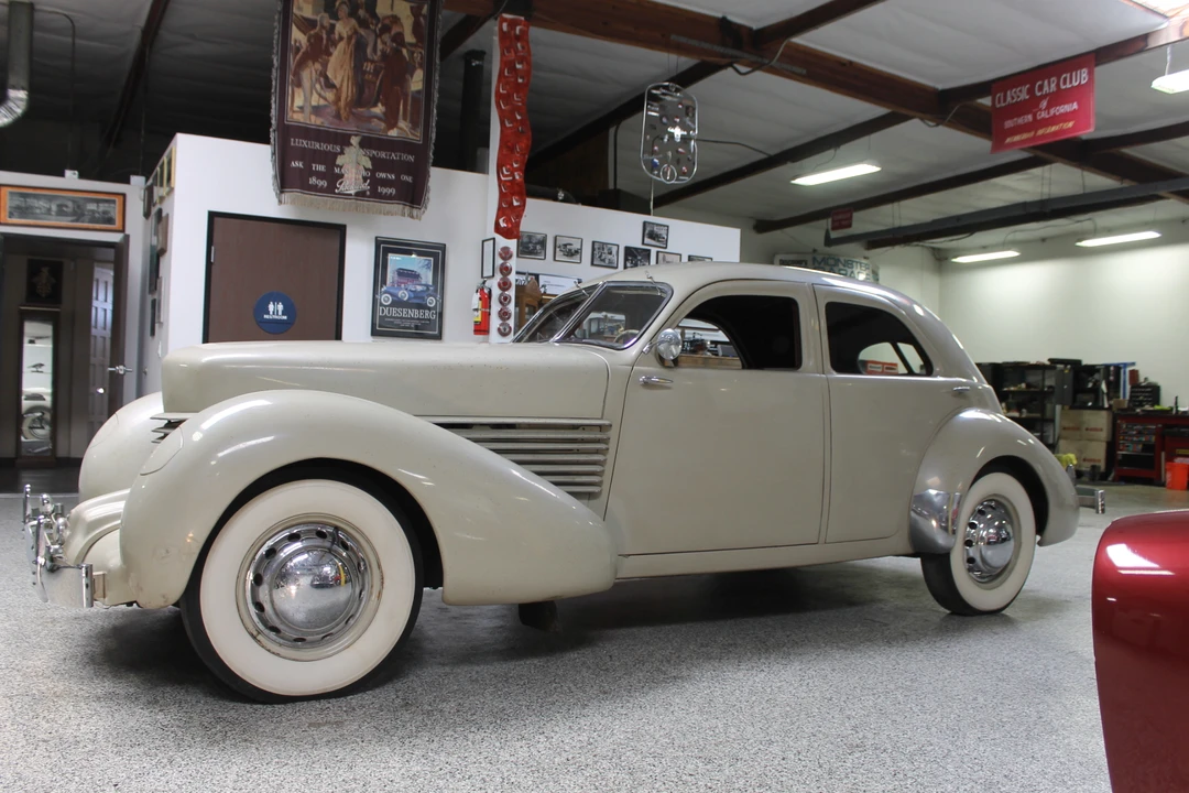 1936 Cord 810 & 812 - Image 3 of 31