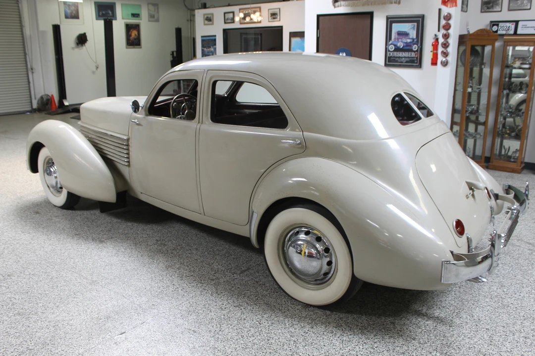 1936 Cord 810 & 812 - Image 5 of 31