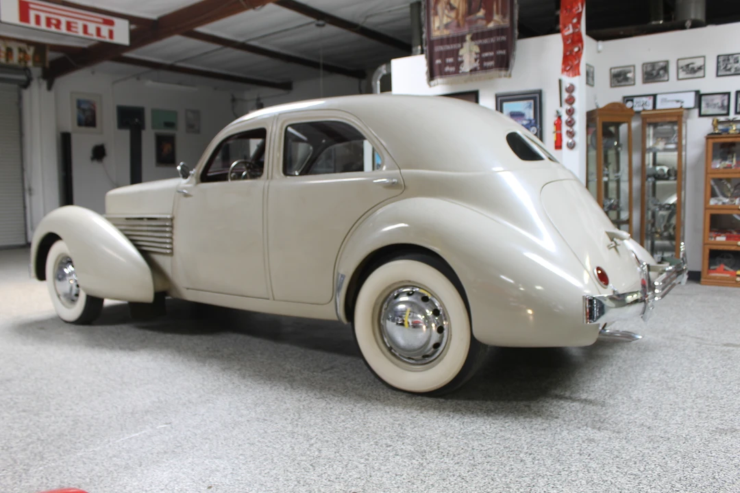 1936 Cord 810 & 812 - Image 4 of 31