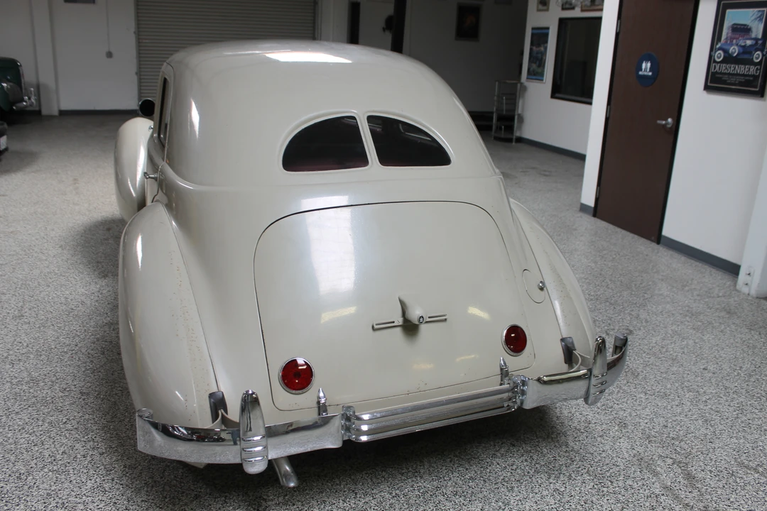 1936 Cord 810 & 812 - Image 6 of 31