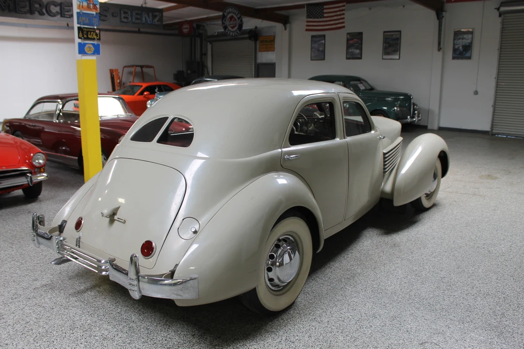 1936 Cord 810 & 812 - Image 8 of 31