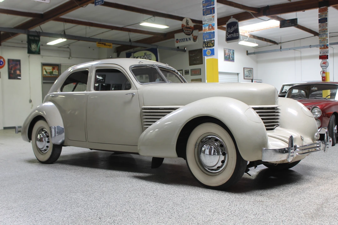 1936 Cord 810 & 812 - Image 11 of 31