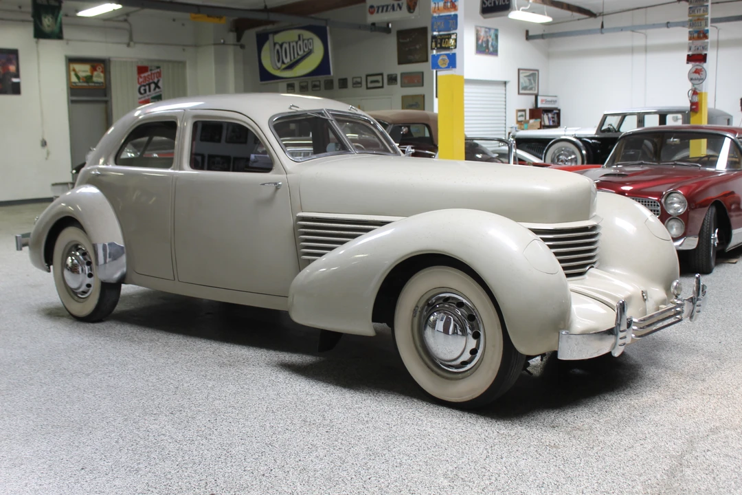 1936 Cord 810 & 812 - Image 13 of 31